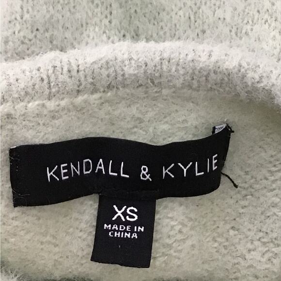 Kendall & Kylie Green Fuzzy Top Size XS - Picture 2 of 4